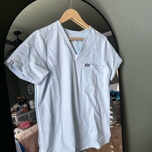 Figs Women’s Open Skies Catalina One-Pocket Scrub Top - S